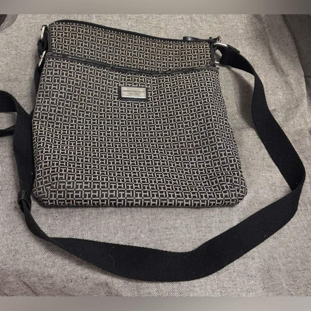 Tommy Hilfiger Signature Print Crossbody Purse Shoulder Bag Carry Tote